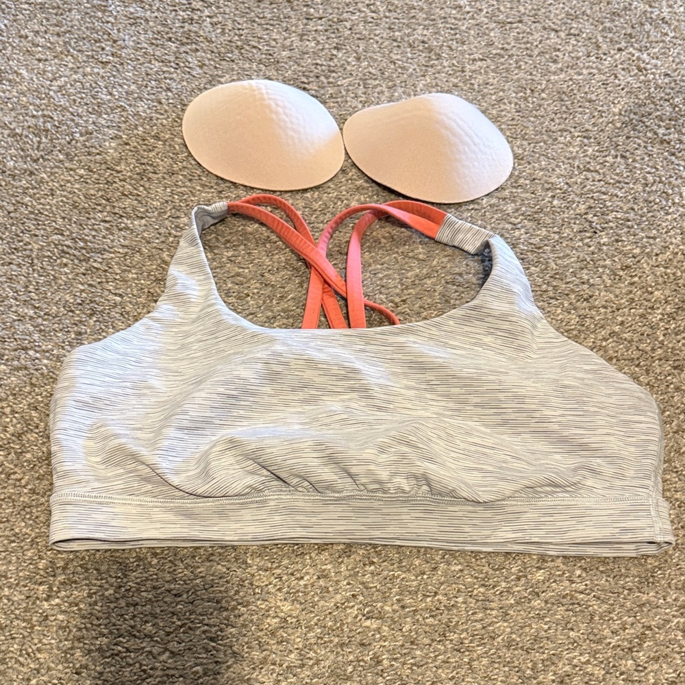 Lululemon size 14 sports bra with removable pads